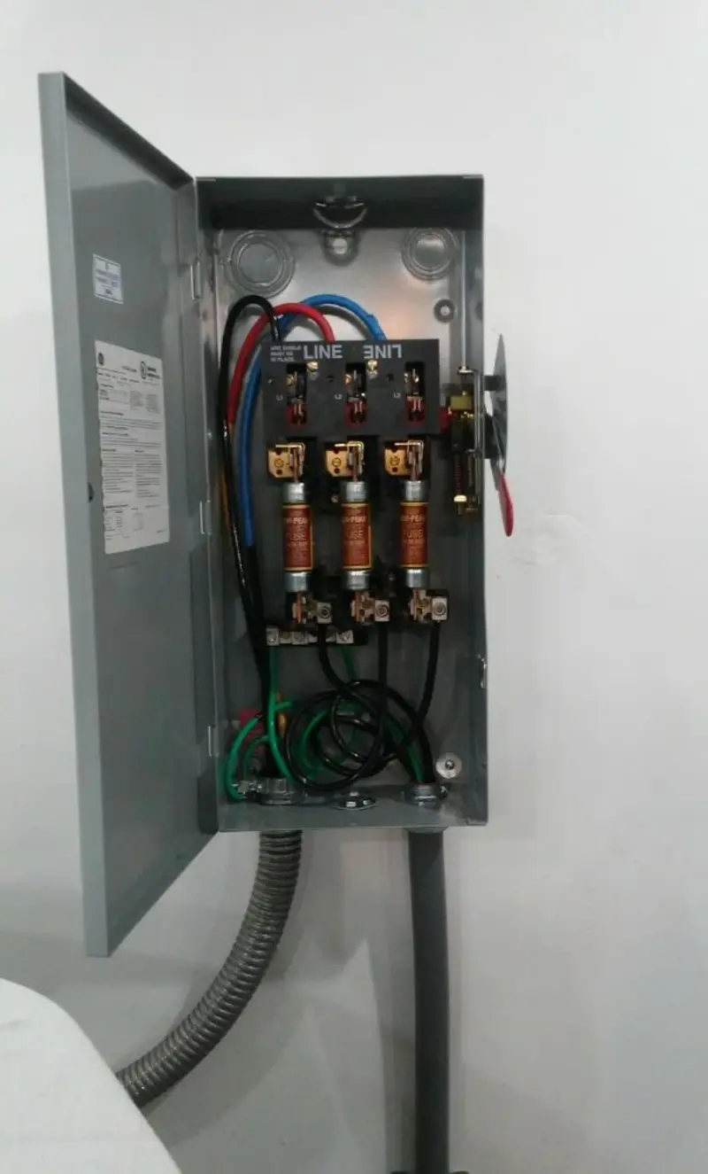 Three-phase disconnect switch installed for Smoke Detector Installation in Cambrian Park